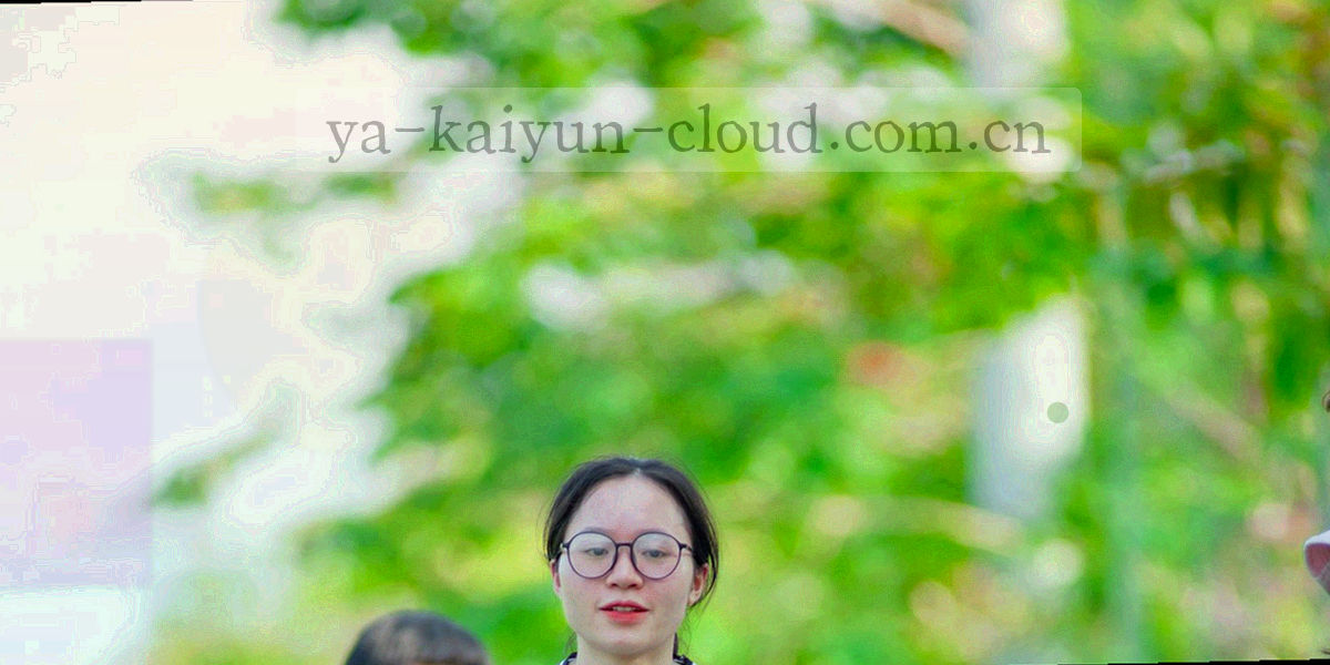 深空蓝网格上的赛场数据索引蓝图，细线与坐标点组成结构化图形